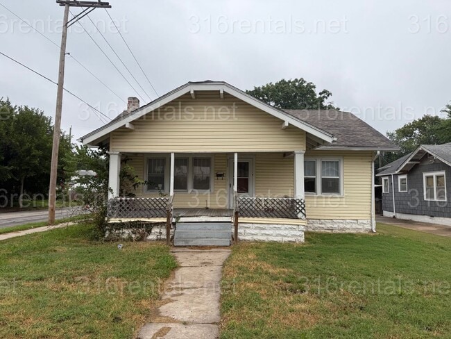 property at 2002 S Main St