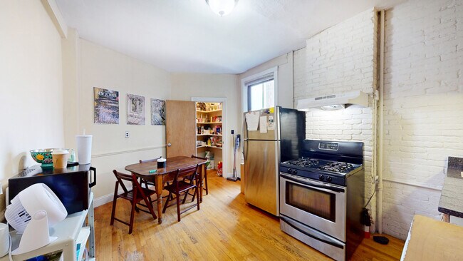 86 Hammond St, Unit 2 in Boston, MA - Building Photo - Building Photo