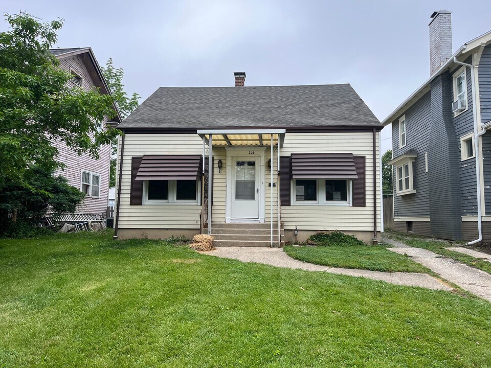 226 S Cornell Cir in Fort Wayne, IN - Building Photo