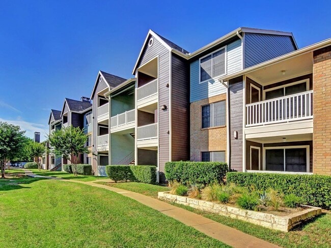 property at 2015 Cedar Bend Dr