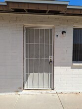 343 N 93rd St, Unit 2 in Mesa, AZ - Foto de edificio - Building Photo