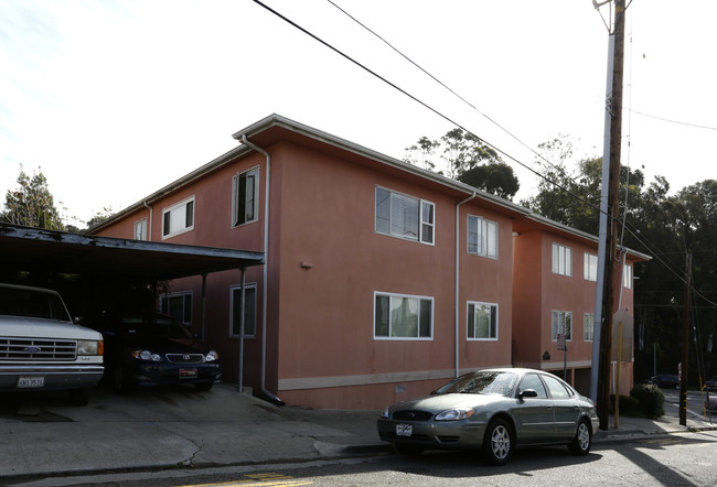 5470 Camden St in Oakland, CA - Building Photo - Building Photo