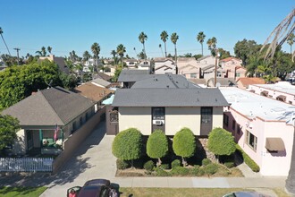 319 6th St in Huntington Beach, CA - Building Photo - Building Photo