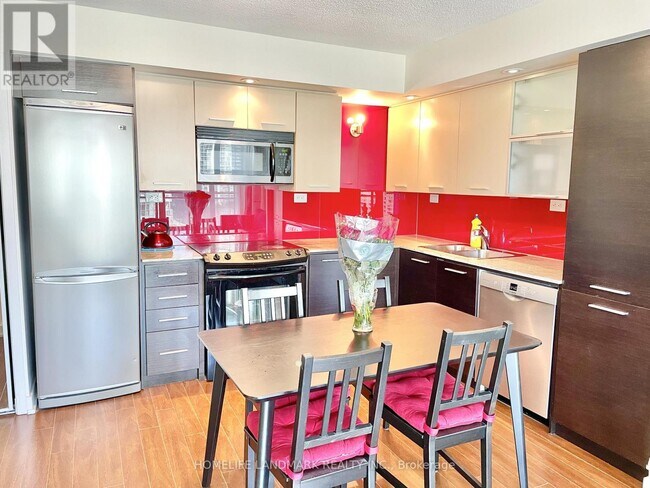 8 Telegram Mews in Toronto, ON - Building Photo - Building Photo