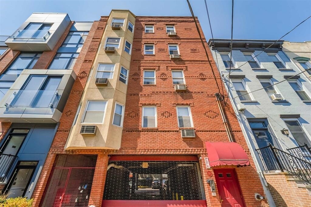 318 Park Ave in Hoboken, NJ - Building Photo