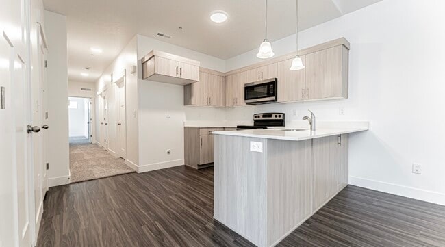 property at 898 N Hemsworth Way