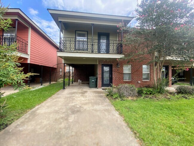349 E Sale Rd in Lake Charles, LA - Foto de edificio - Building Photo