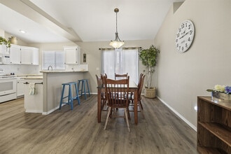 7302 Bay Meadows Dr in Nampa, ID - Foto de edificio - Building Photo