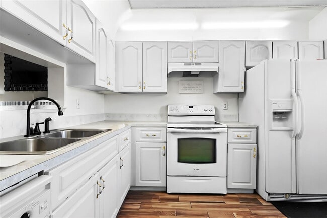 7951 Southgate Blvd in Pompano Beach, FL - Building Photo - Building Photo