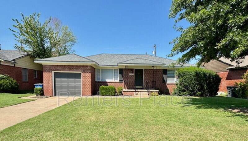 1045 E 53rd St in Tulsa, OK - Building Photo