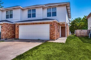 913 N Brents Ave in Sherman, TX - Building Photo