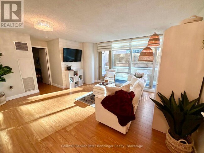 10 Navy Wharf Ct in Toronto, ON - Building Photo - Building Photo