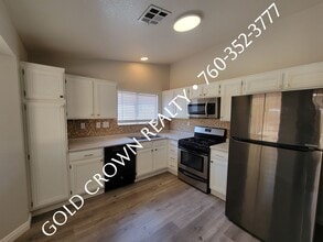 657 Silverwood St in Imperial, CA - Building Photo - Building Photo