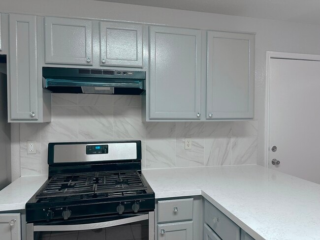 property at 15522 Baxter Ave