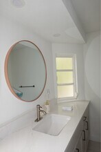 6960 Poinsetta Ave in Longboat Key, FL - Building Photo - Building Photo