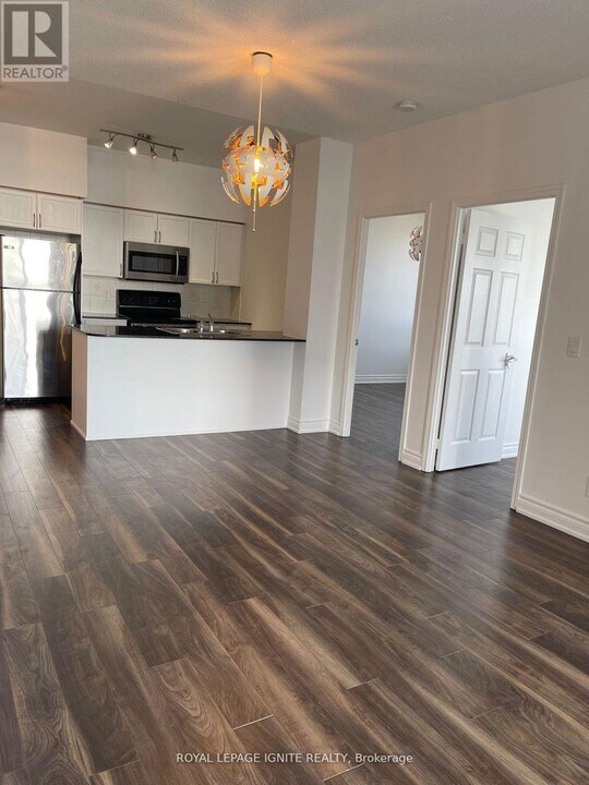 388 Prince of Wales Dr in Mississauga, ON - Building Photo