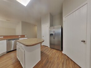 810 Forest Hillside Ln in Houston, TX - Building Photo - Building Photo