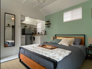 121 N Belmont St, Unit 1-2 in Glendale, CA - Foto de edificio - Building Photo