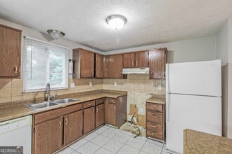 1379 Robin Hill Dr in Norcross, GA - Building Photo - Building Photo