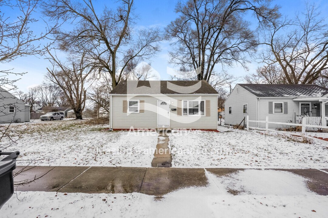 233 N Wellington St in South Bend, IN - Building Photo