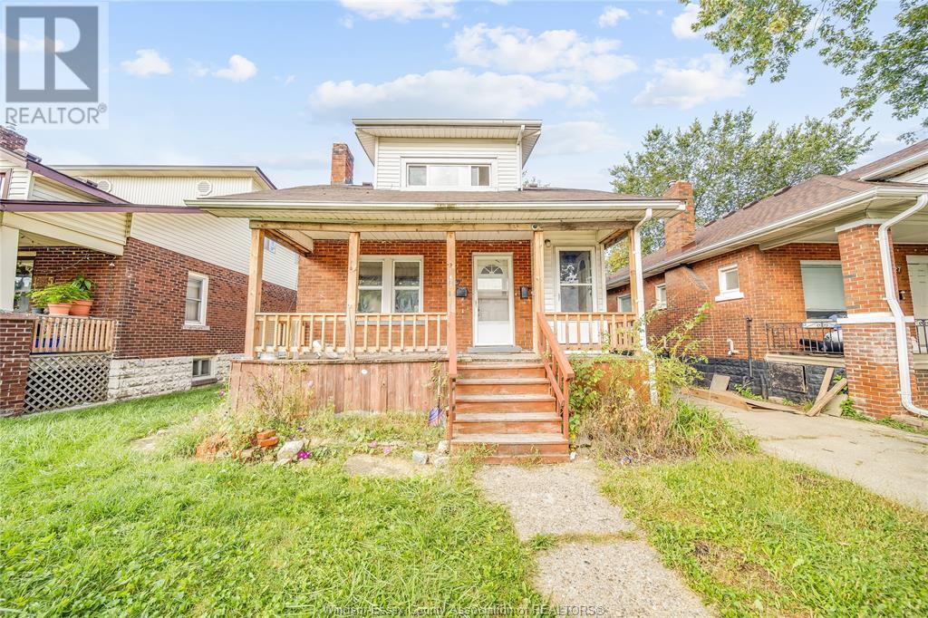 1531 Windsor Ave in Windsor, ON - Building Photo