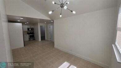1033 NW 3rd Ave in Fort Lauderdale, FL - Building Photo - Building Photo