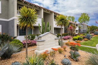 Serena Vista Apartments in Fountain Valley, CA - Building Photo - Building Photo