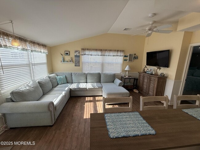 24 E Amber Jack Way in Lavallette, NJ - Building Photo - Building Photo