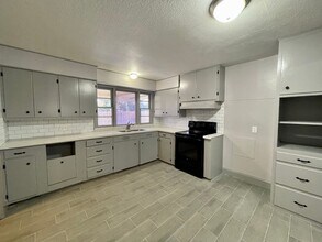 4540 Beaumont Dr in Beaumont, TX - Building Photo - Building Photo