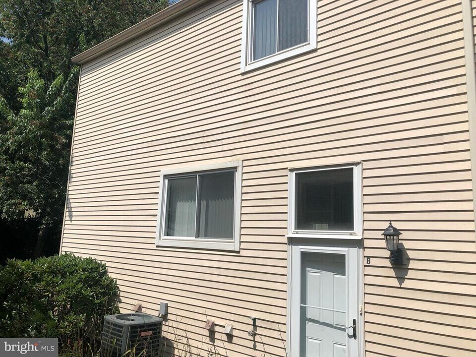 9244 Jamison Ave in Philadelphia, PA - Building Photo