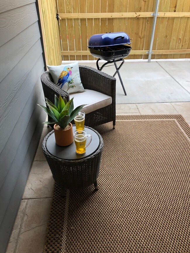 2206 E US Highway 281, Unit B-11 in Hidalgo, TX - Building Photo - Building Photo