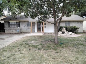 2317 Meadow Dale in Irving, TX - Building Photo