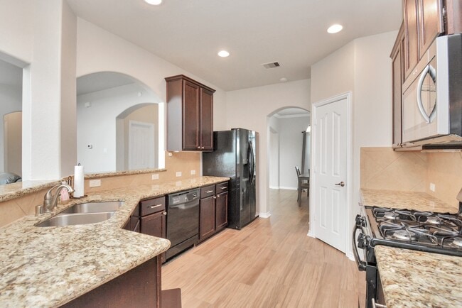 2703 Lakecrest River Dr