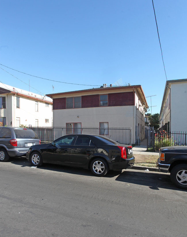 1218 N Berendo St in Los Angeles, CA - Foto de edificio - Building Photo