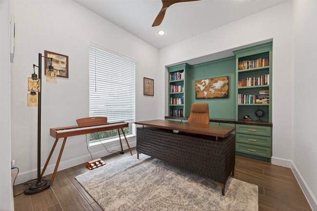 property at 9718 Magnolia Ests Ln