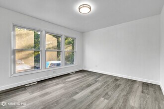 18888 Oak Ave in Mundelein, IL - Building Photo - Building Photo