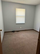 8701 N Raintree Ct-Unit -Apt 50 in Terre Haute, IN - Building Photo - Building Photo