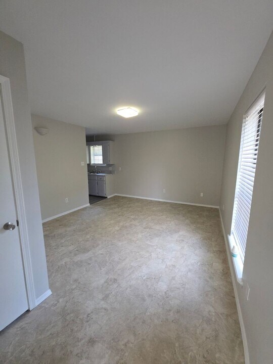 600 E 7th St in Russellville, AR - Building Photo