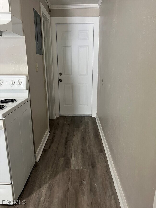 2643-2651-2651 Lafayette St in Ft. Myers, FL - Building Photo - Building Photo