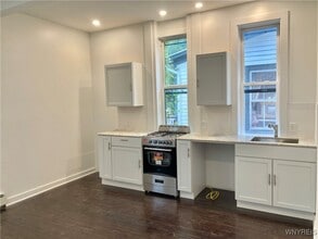 58 Trinity Pl in Buffalo, NY - Building Photo - Building Photo
