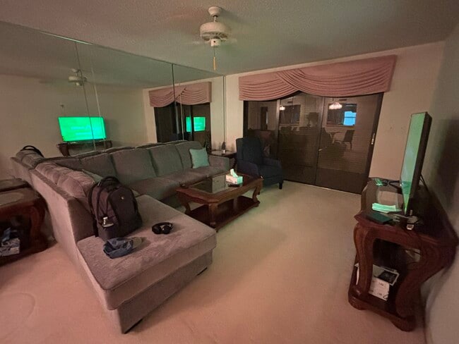 5400 Park St N in St. Petersburg, FL - Building Photo - Building Photo