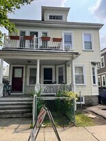 54 Bristol Rd, Unit 1 in Medford, MA - Building Photo