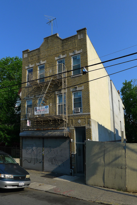 99-02 37th Ave in Corona, NY - Building Photo