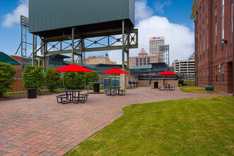 Fielder Square in Memphis, TN - Foto de edificio - Building Photo