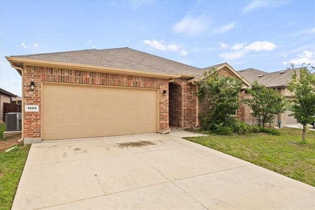 1009 Croxley Wy in Justin, TX - Building Photo - Building Photo