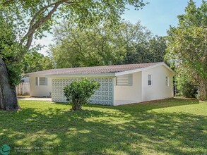 2203 1st Pl in Vero Beach, FL - Foto de edificio - Building Photo