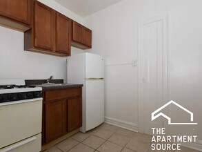 4829 N Damen Ave, Unit 105 in Chicago, IL - Building Photo - Building Photo