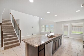 5611 Cedar Cres Ct in Richmond, TX - Building Photo - Building Photo