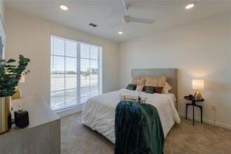 604 E Highland Mall Blvd in Austin, TX - Building Photo - Building Photo