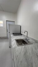 1845 Bay Rd in Miami Beach, FL - Building Photo - Building Photo